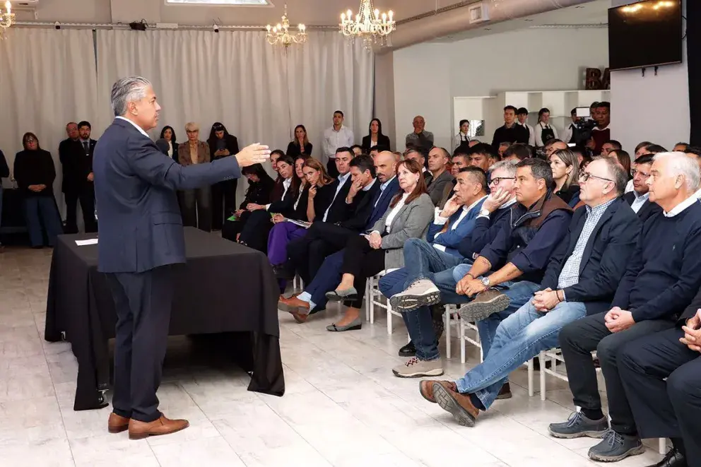 Provincia lanza ambicioso plan de créditos hipotecarios y lo presenta ante intendentes.