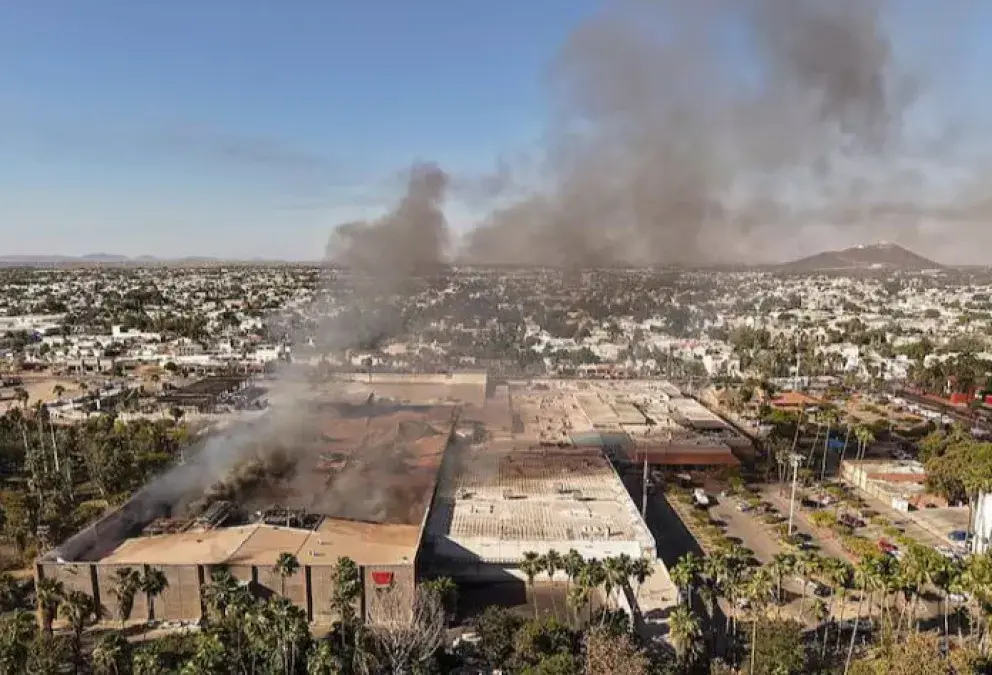 Incendio en shopping de México: al menos seis muertos y más de 40 heridos en Los Mochis