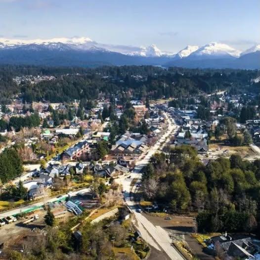 Villa La Angostura tendrá nuevos edificios para la Escuela 361 y la EPET 28 tras una millonaria inversión provincial