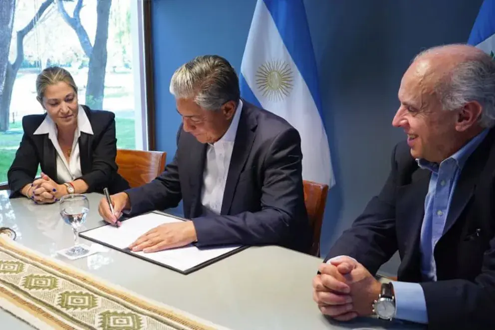 Nuevos aportes para las becas Gregorio Álvarez y el programa Emplea Neuquén