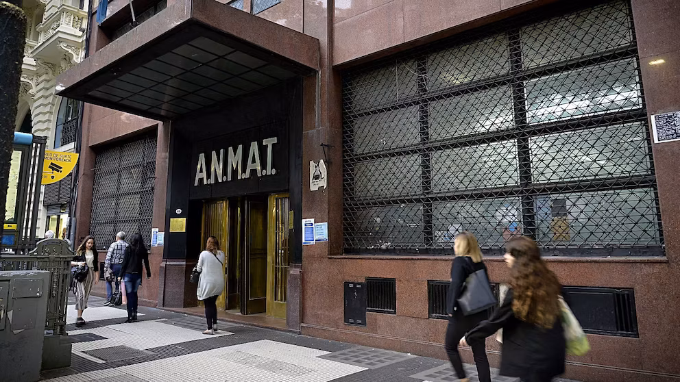 La ANMAT actualizó aranceles y redujo costos para el 75% de los importadores de medicamentos