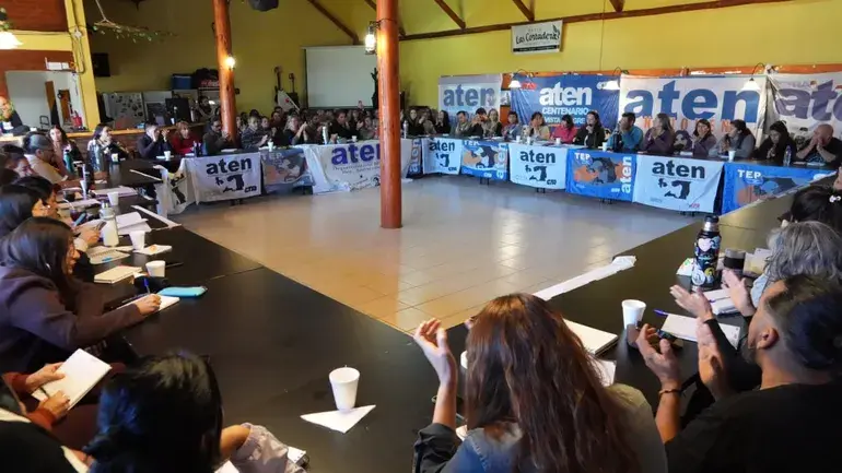 El Gobierno convocó a una reunión y el gremio docente ATEN demora las medidas de fuerza