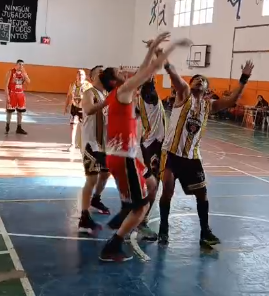 Carpinteros del Sur cerró invicto la primera fase del torneo de la ABB