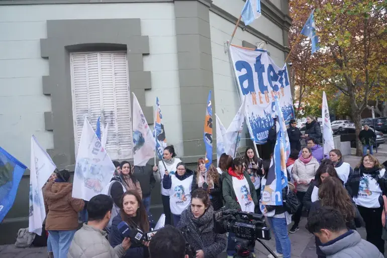 ATEN levantó la amenaza de paro tras una extensa reunión con el Gobierno provincial