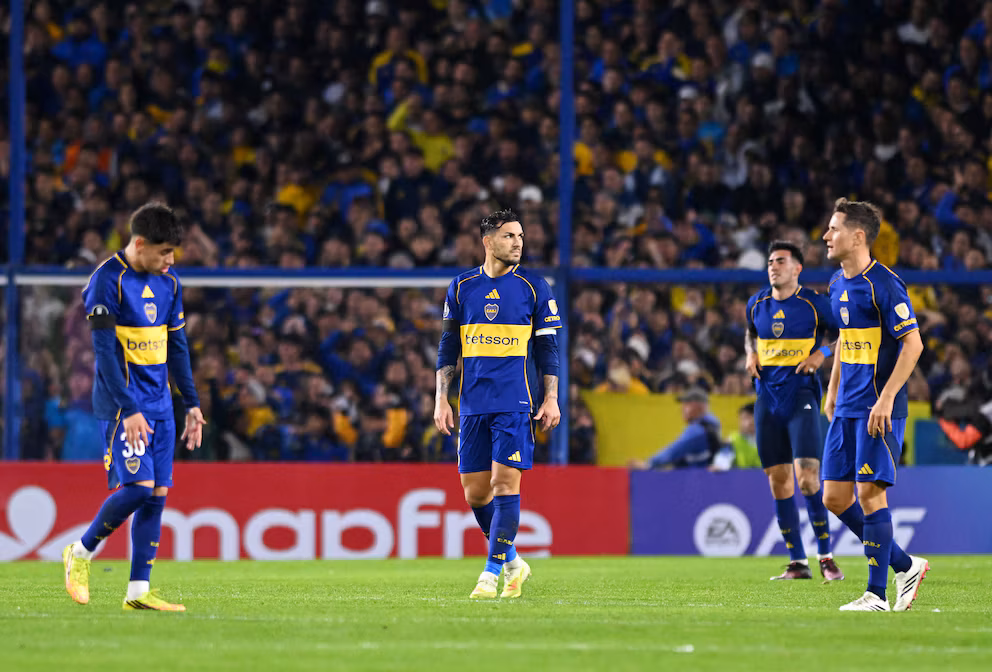 Boca Juniors sufrió un duro golpe en La Bombonera: perdió 1-0 contra Universidad Católica y quedó eliminado de la Copa Libertadores