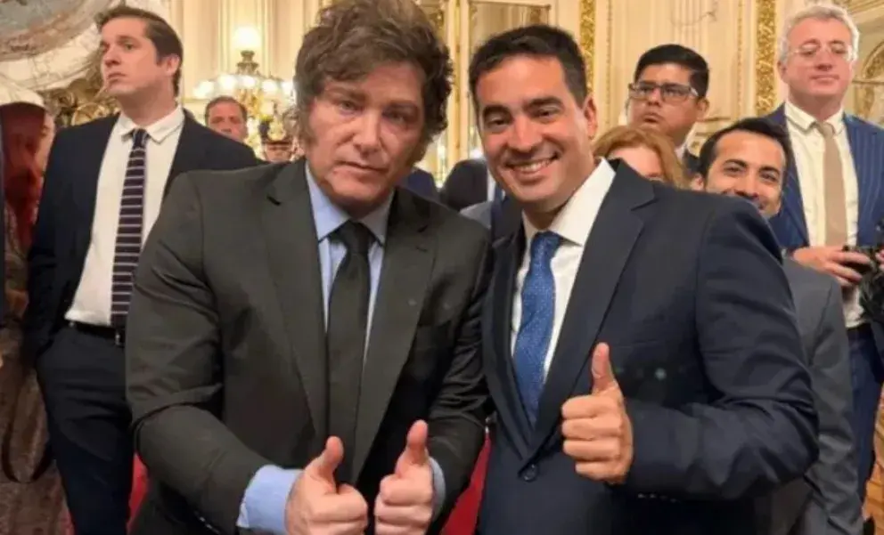 Viejos insultos de Milei a su nuevo vocero generan polémica tras la designación de Adrián Ravier