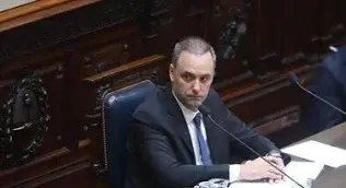 Adorni prepara su defensa en el Congreso mientras el Gobierno busca dejar atrás la crisis política