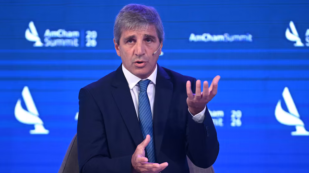 Caputo llamó a invertir y aseguró que “se vienen años espectaculares para la Argentina”