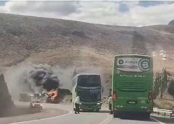 Acusan a un camionero de conducir alcoholizado y provocar un grave choque en la Ruta 237