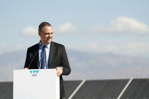 Manuel Adorni renunció al directorio de YPF y completó su salida de todos los cargos públicos
