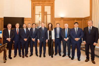 El Gobierno negocia con gobernadores un esquema de colectoras para suspender las PASO