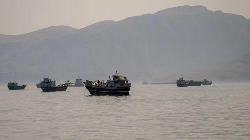 Estados Unidos negó que Irán controle el estrecho de Ormuz y garantizó la libre navegación comercial
